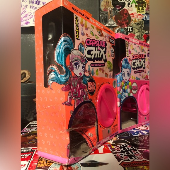 Capsule Chix Holo Glow & Sweet Circuits Collection - Picture 4 of 6